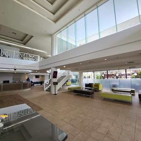 Cairns Luxury Seafront Apartment Buitenkant foto