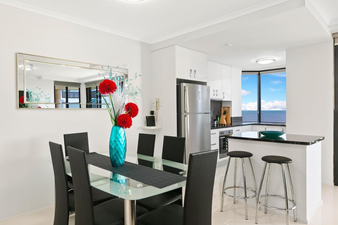 Cairns Luxury Seafront Apartment Buitenkant foto