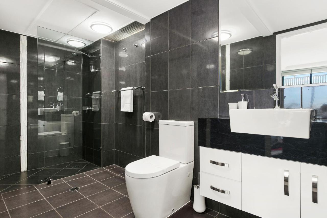 Cairns Luxury Seafront Apartment Buitenkant foto